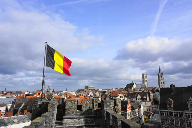 ベルギー_国旗_街並み